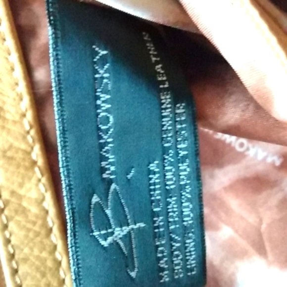 B MAKOWSKY BUTTERSCOTCH SOFT LEATHER MULTI-COMPARTMENTS HANDBAG SIZE LARGE EUC - Picture 11 of 16